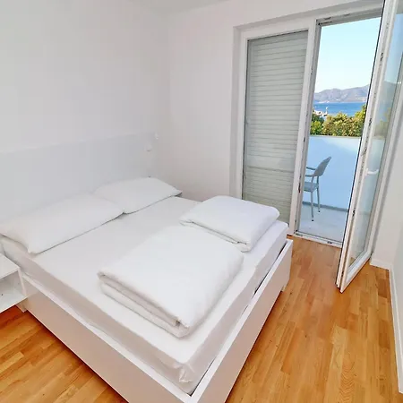 E & D - Four Bedroom With Pool And Patio - D 빌라 *
