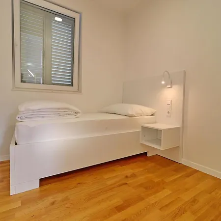 E & D - Four Bedroom With Pool And Patio - D Drace