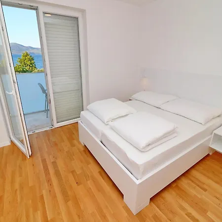 E & D - Four Bedroom With Pool And Patio - D Vila
